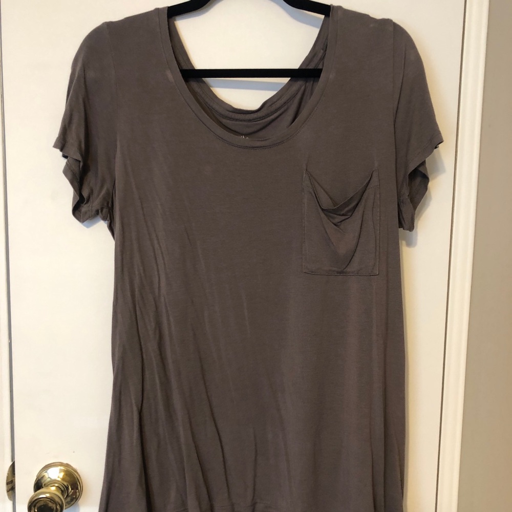Dark gray short sleeve shirt